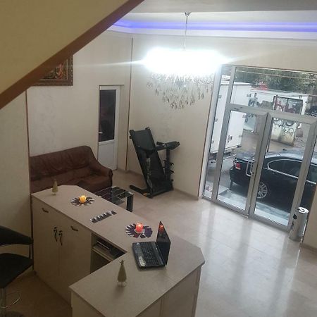 Hotel Leader Τυφλίδα Εξωτερικό φωτογραφία